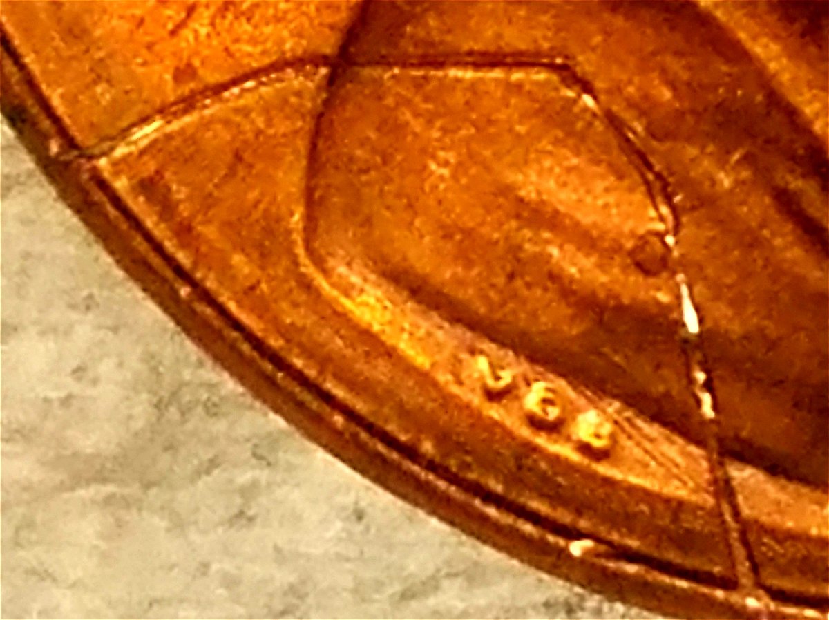 2011-D-Lincoln-Cent-Pre-Cud-On-Obverse-Near-The-VDB-Initials/Letters?